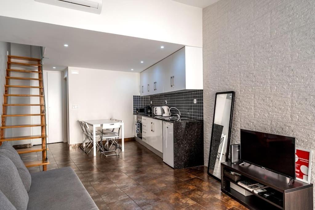 Cozy Ground Floor Studio With Ac And Loft Bedroom Lisboa Extérieur photo